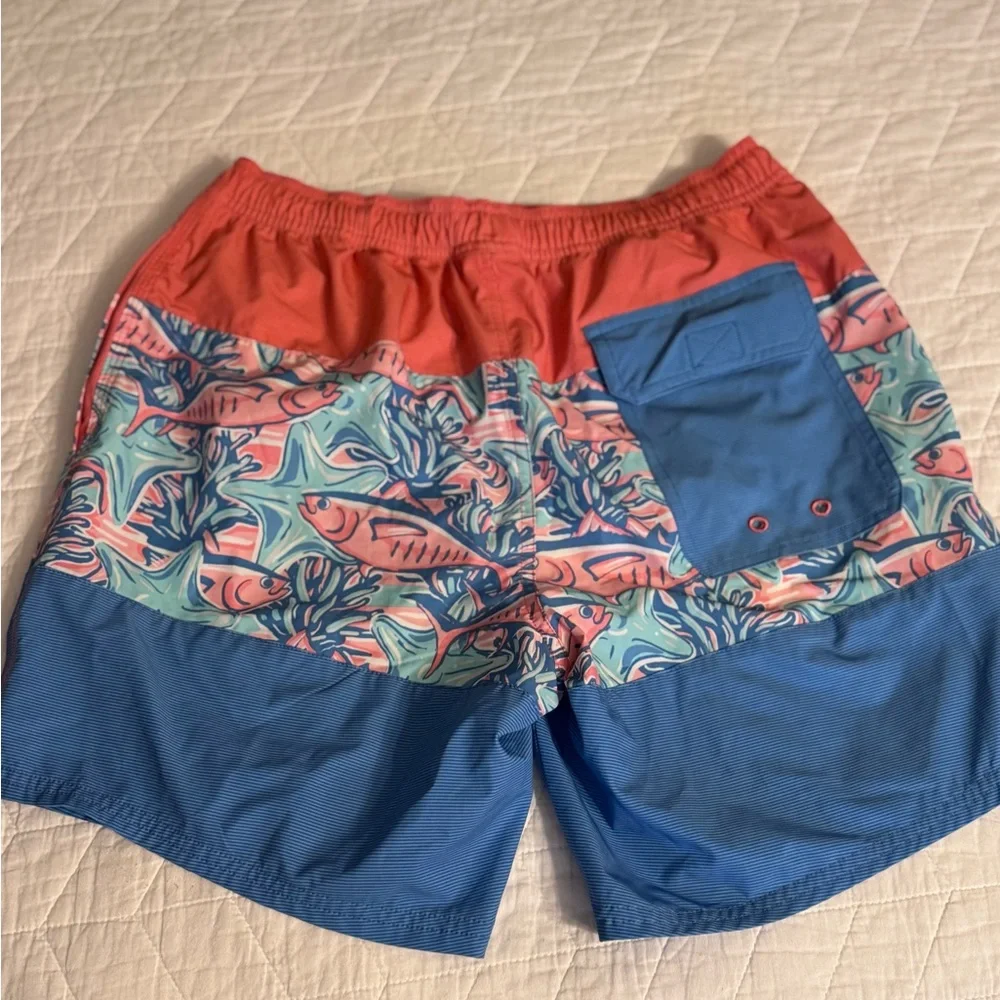 Vineyard vines‎ 7 inch printed swim trunks size small Brand new without tags